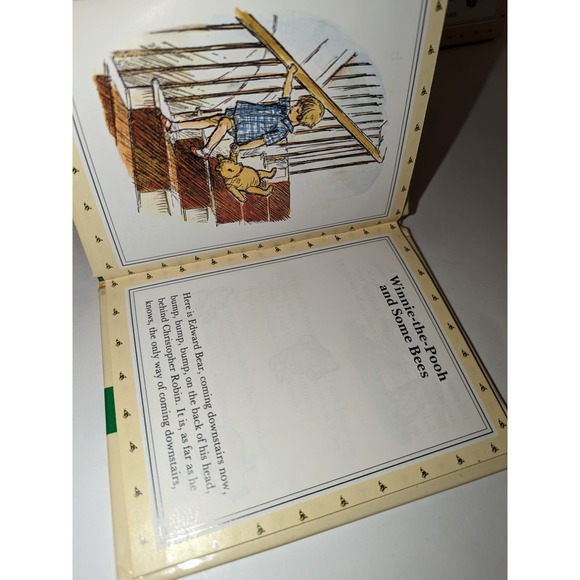 Vintage 1997 The Classic Pooh Treasury Vol 1  Hardcover Books 3 Cassettes - Picture 7 of 15